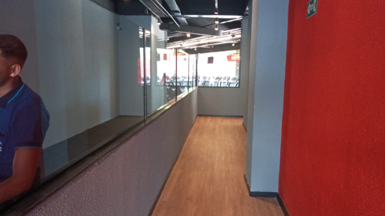 Selfit Academias - corredor de acesso